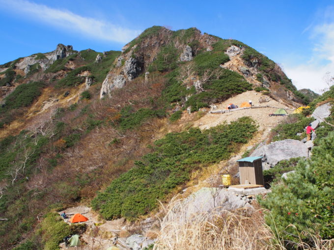 針ノ木小屋のテント場